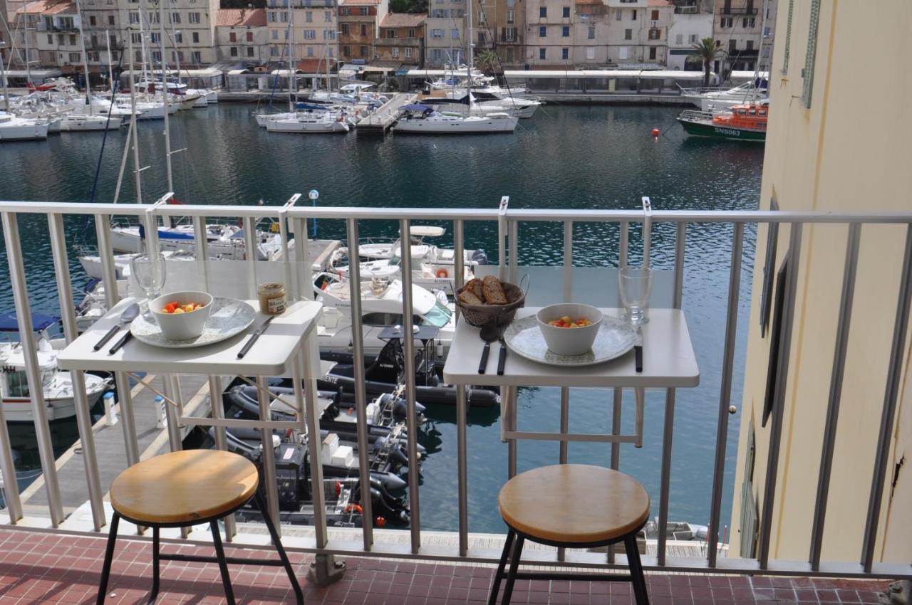 Duplex Plein Sud Sur Le Port De Bonifacio Apartment